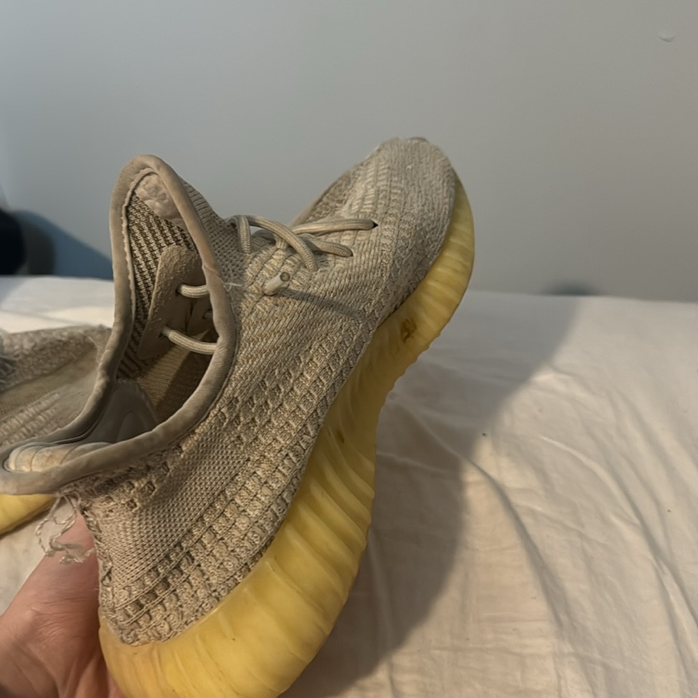 Yeezy 350 - Picture 4 of 7
